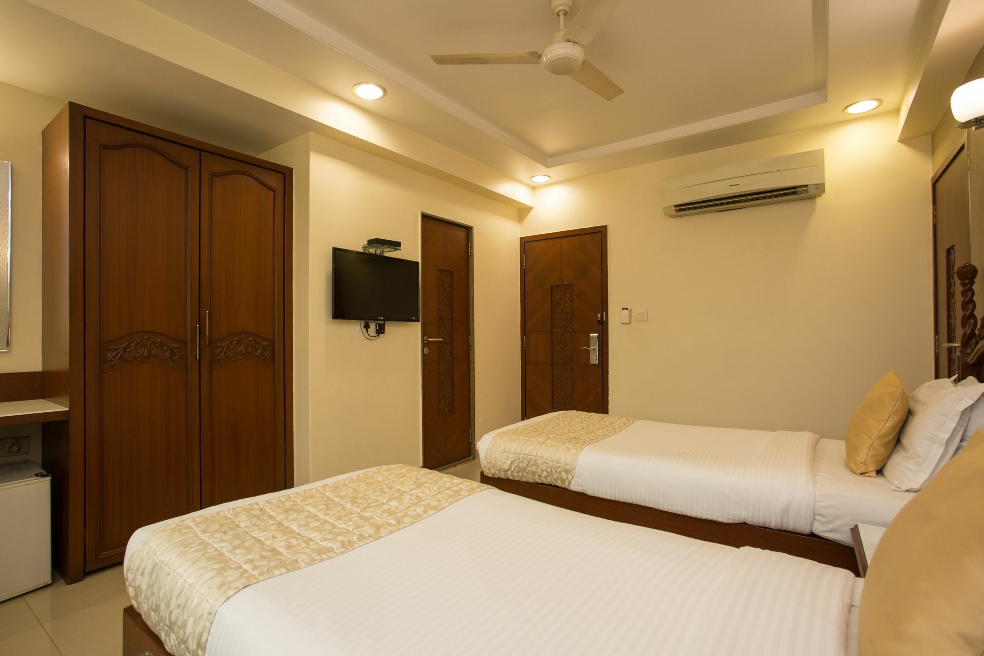 Oyo 10007 Hotel Grace Residency Bombay Extérieur photo